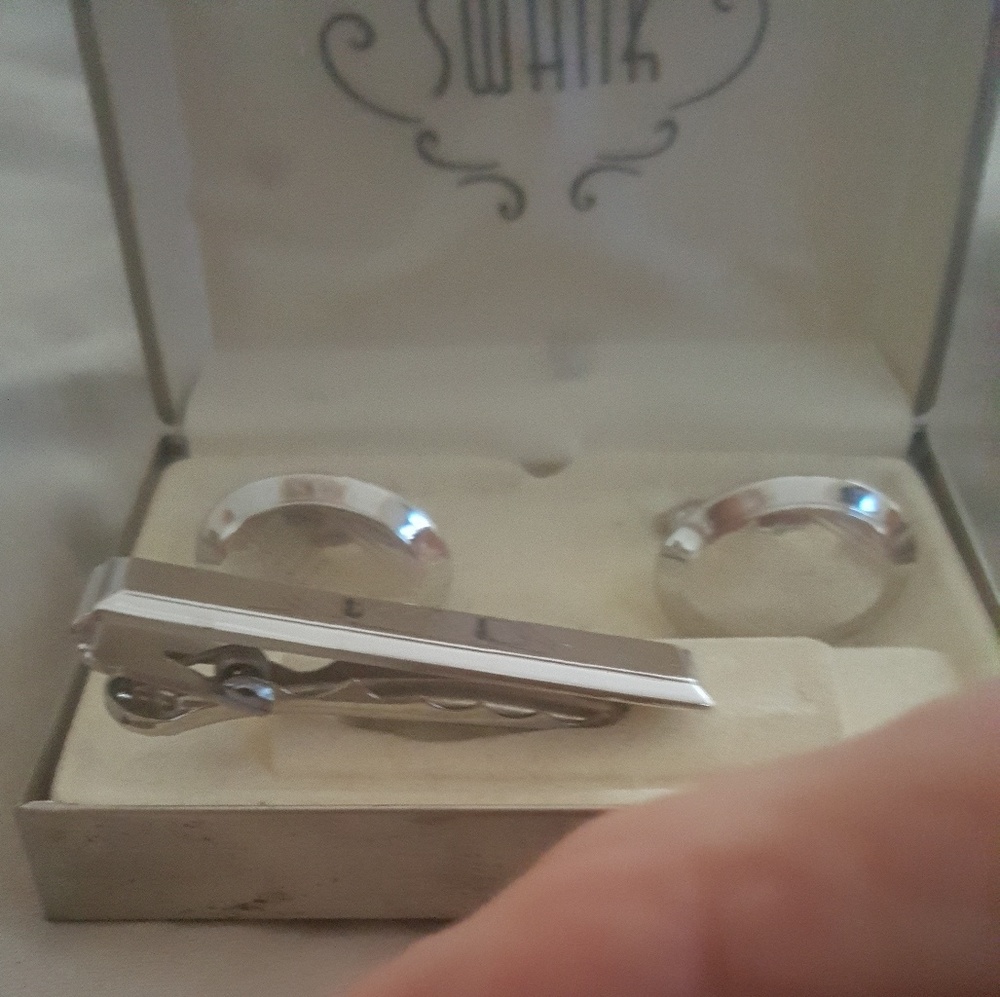 Swank bundle Vintage set of tie clip & cuff links
